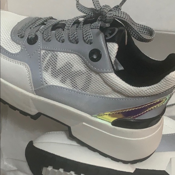 Micheal Kors Sneakers - Picture 4 of 6